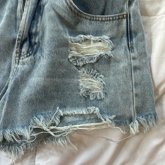 Perfect jean cutoff shorts - Picture 3 of 3
